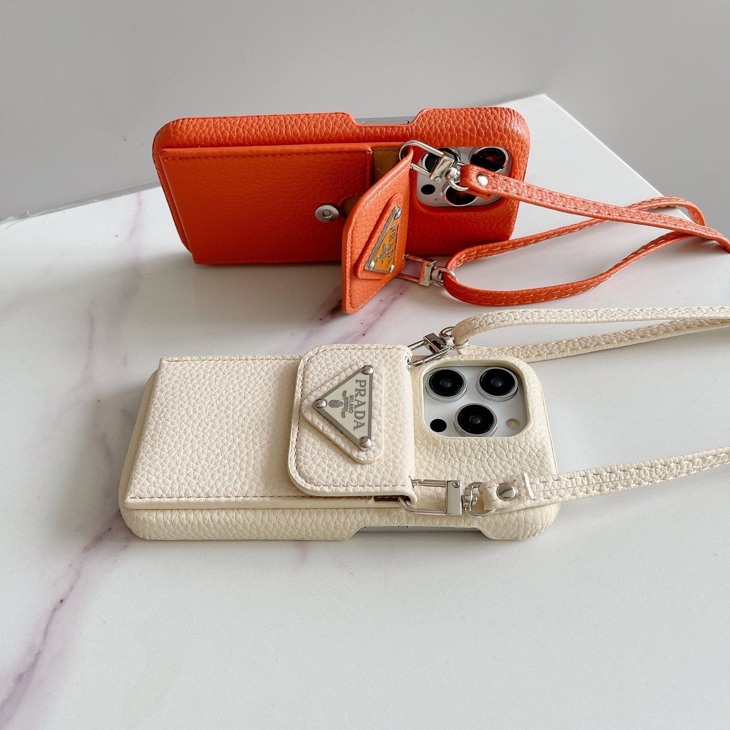 Pra Card Holder Chain iPhone 17 Case