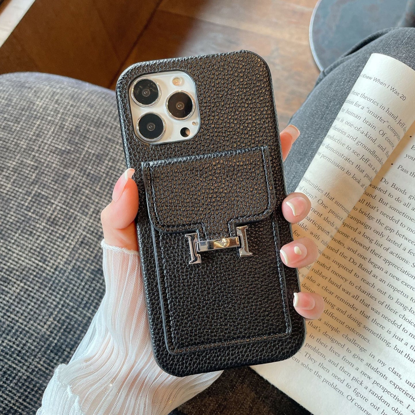 H Card Holder Leather iPhone 17 Case