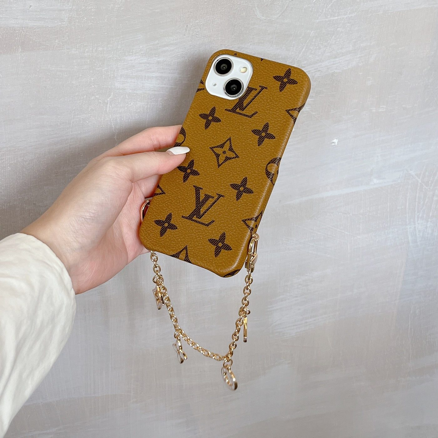 Louis Short Chain iPhone Case