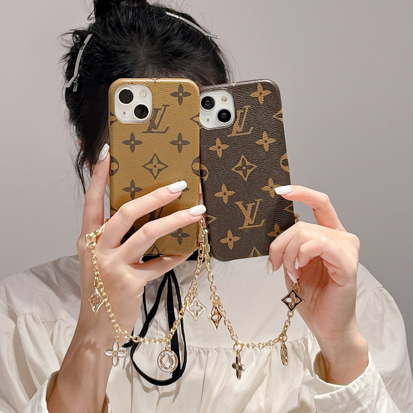 Louis Short Chain iPhone Case