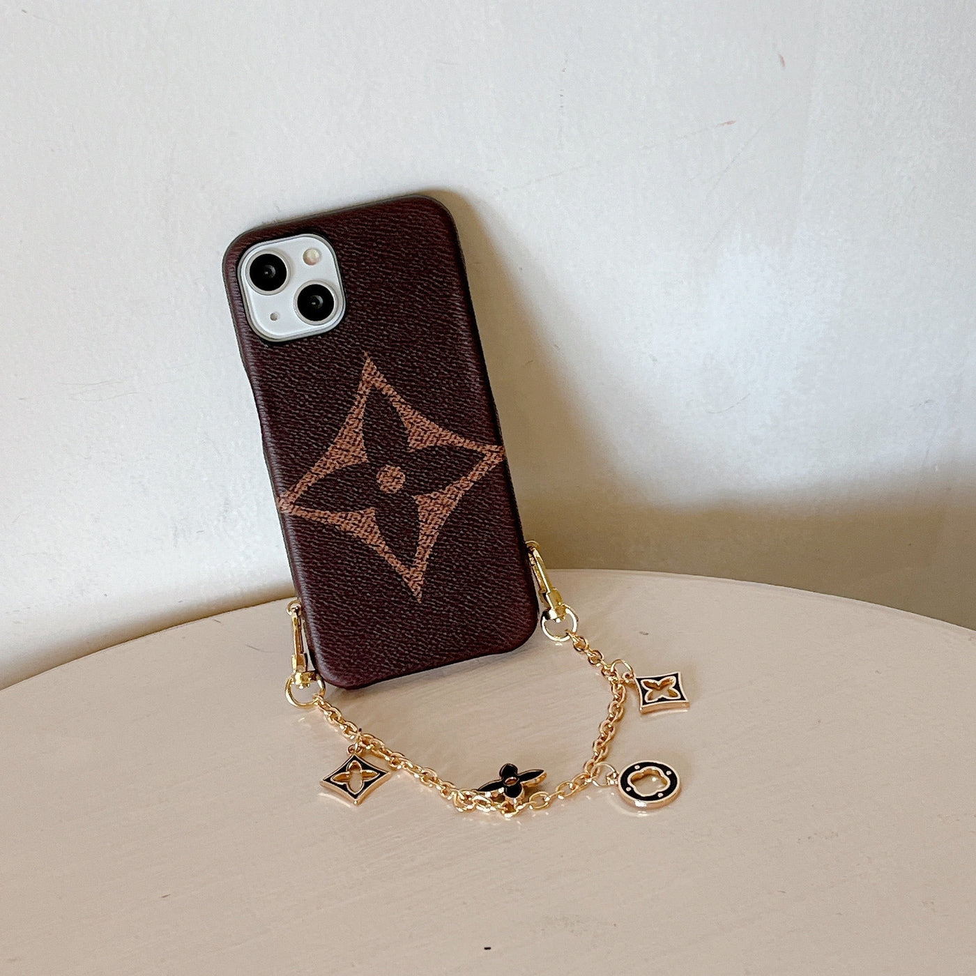 Louis Short Chain iPhone Case