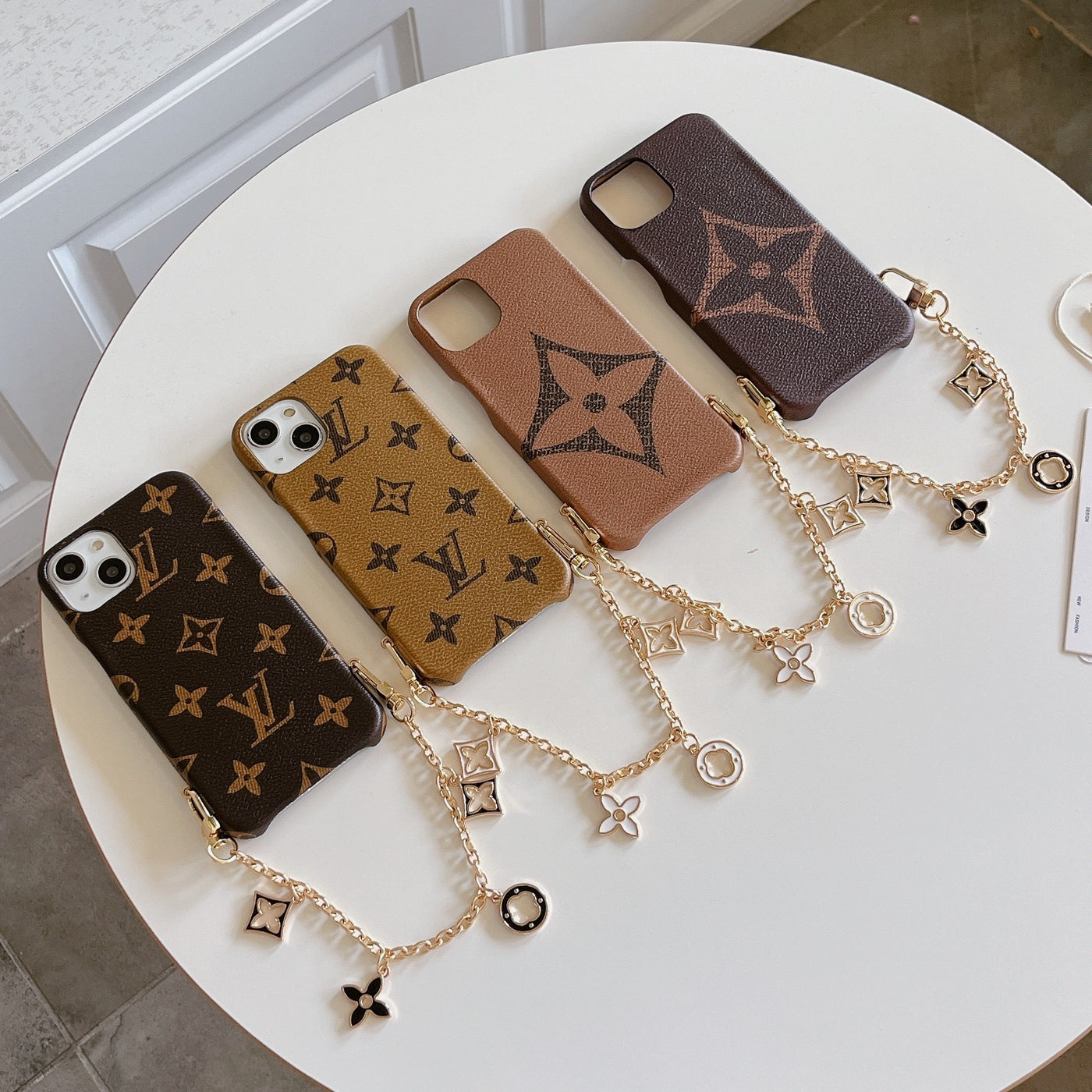 Louis Short Chain iPhone Case