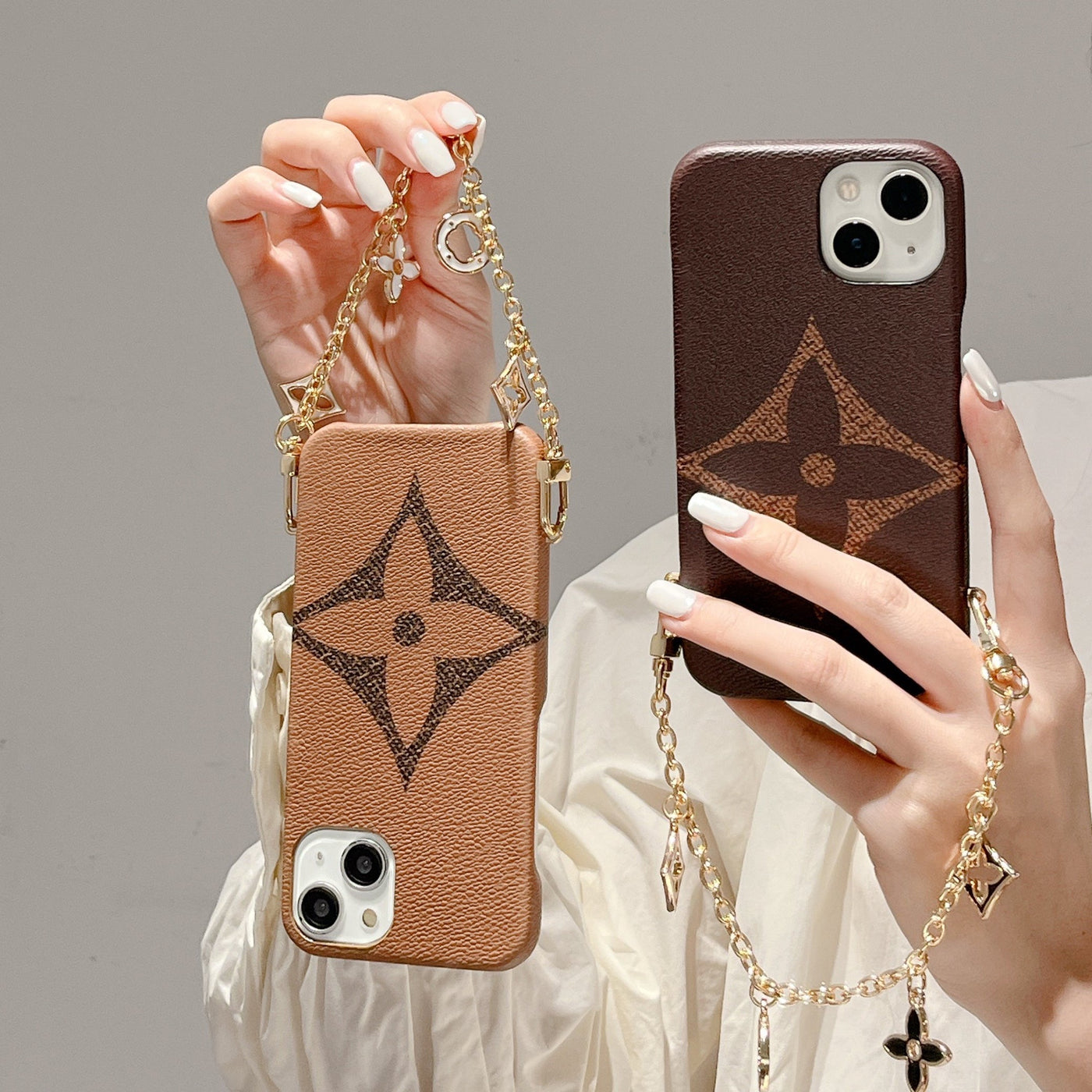 Louis Short Chain iPhone Case