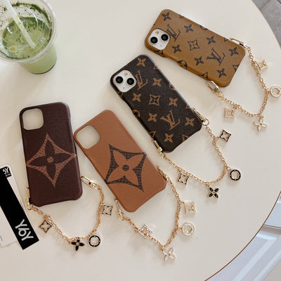 Louis Short Chain iPhone Case